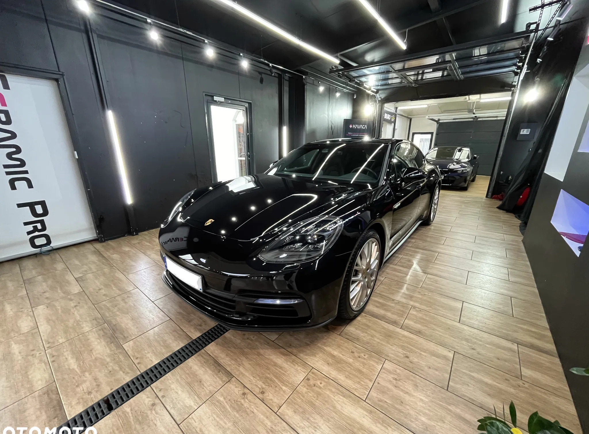 Porsche Panamera cena 499000 przebieg: 45000, rok produkcji 2020 z Warszawa małe 254